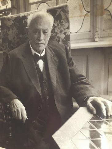 Abb. 2. Prof. Dr. h.c Ferdinand Blum 1953, im Wintergarten